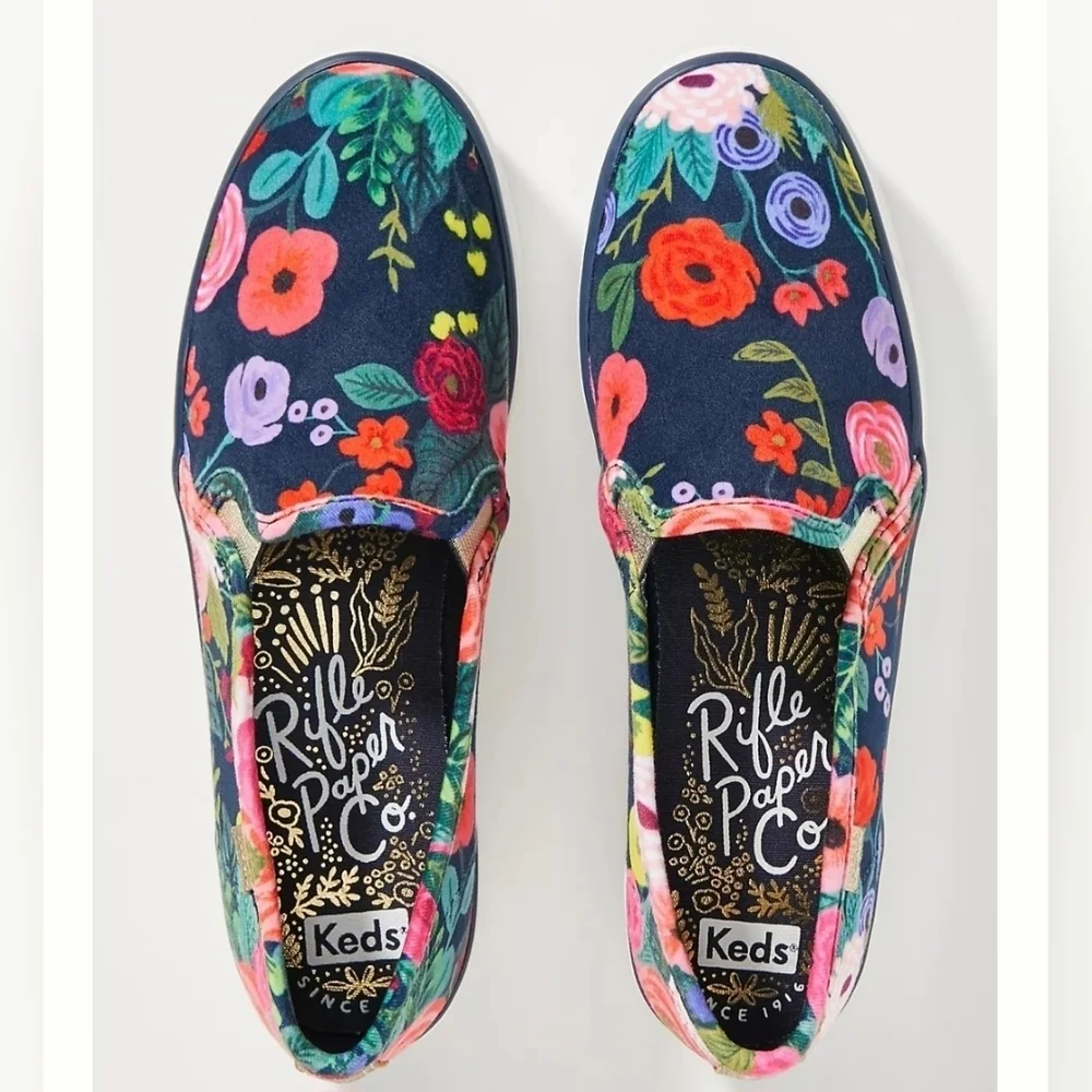 KEDS X RIFLE PAPER CO. TRIPLE DECKER VINTAGE BLOSSOM VELVET SNEAKERS. SIZE 6.